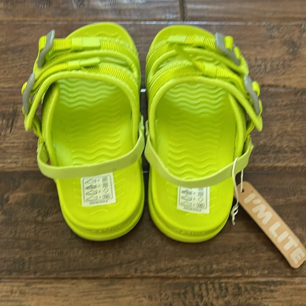 Native Davis Sandals Chartreuse Green size C12